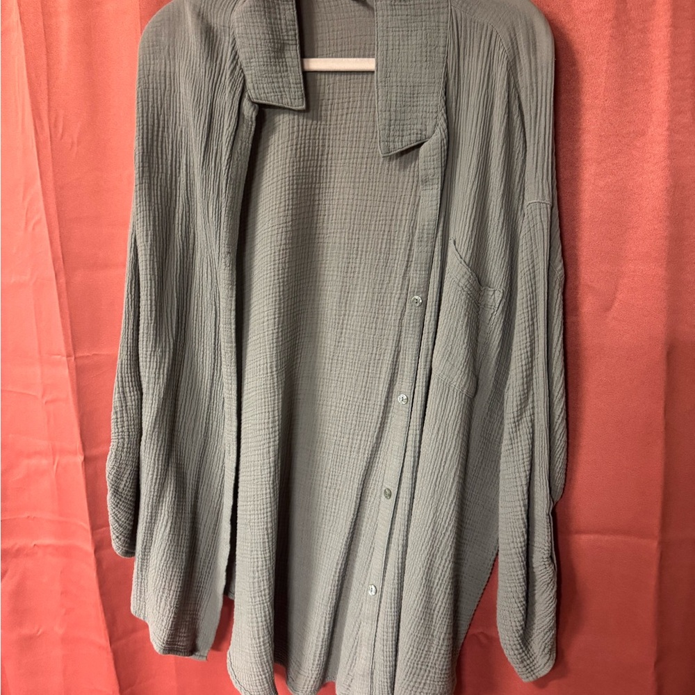 Kona Sol Women's Sage Green Textured Button Up